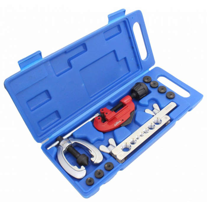 Brake line flaring tool kit with pipe cutter - metric