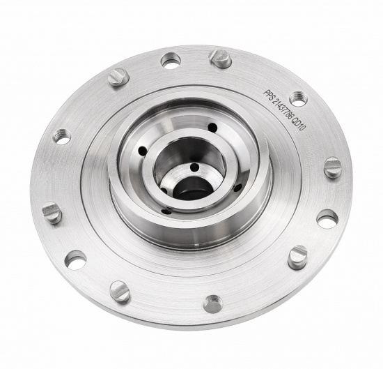 Camshaft adjustment outlet side