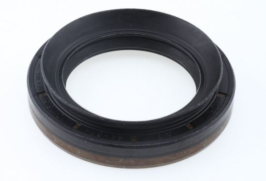 Radial oil seal differential